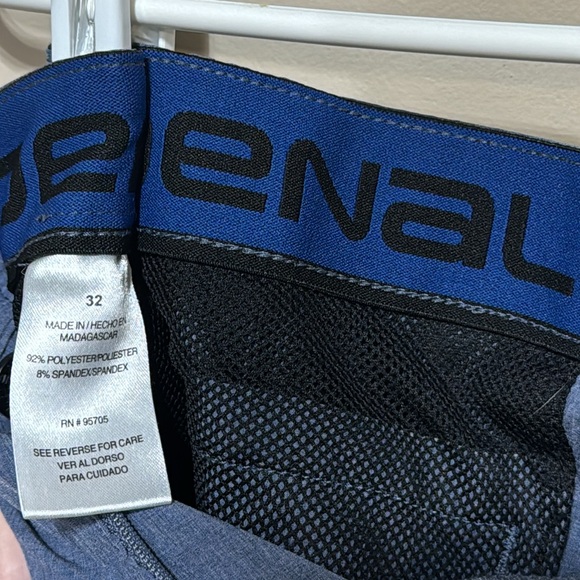 Denali brand light blue golf shorts size 32 - Picture 3 of 3